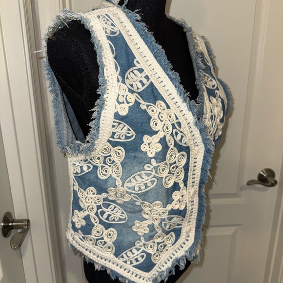Elegant Blue and White Embroidered denim Vest - Picture 2 of 5